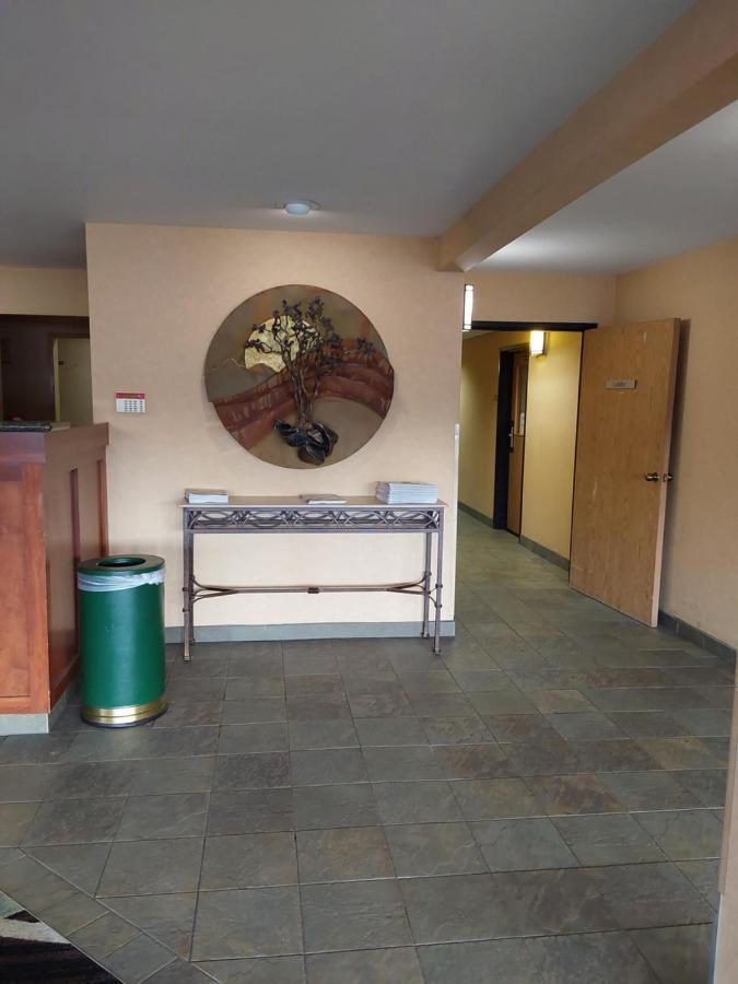 Lavissh Inn And Suites Беллингхэм Экстерьер фото