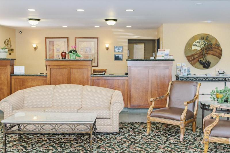 Lavissh Inn And Suites Беллингхэм Экстерьер фото